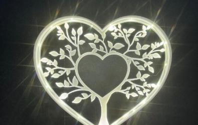 Réalisation d'arbres de vie lumineux sur mesures en 3D pour illuminer vos meubles ! 