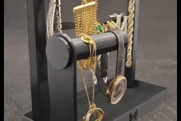 Découvrez notre porte bijoux unique réalisé via l'impression 3D.