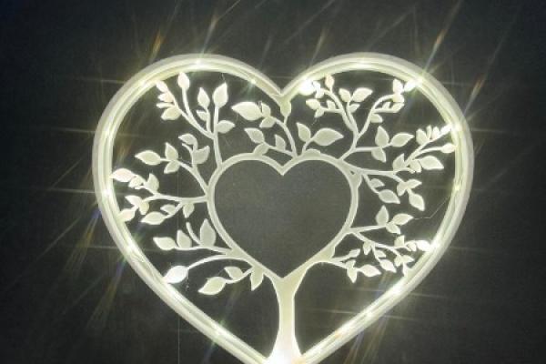 Réalisation d'arbres de vie lumineux sur mesures en 3D pour illuminer vos meubles ! 