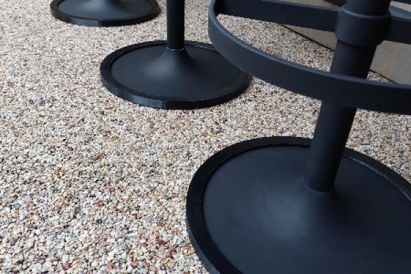 Conception de semelles de tabourets personnalisées pour un logement Airbnb.