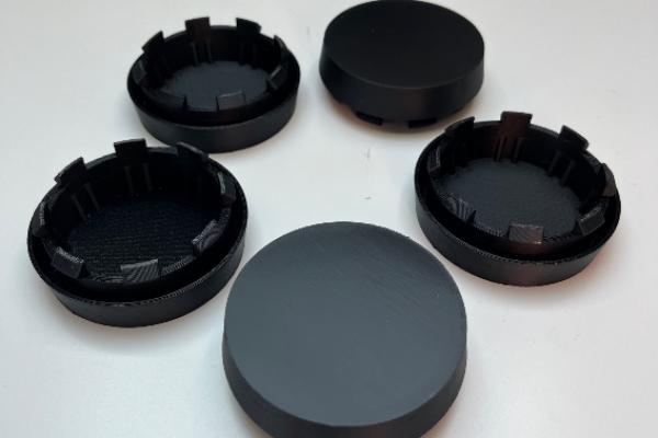 Réalisation de cache-moyeux de jantes.