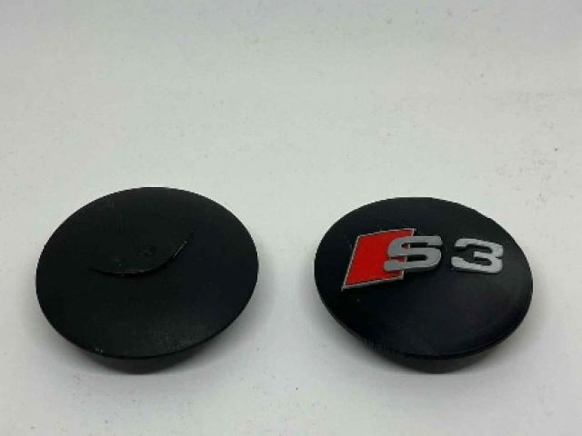 Reproduction sur mesure de pièces endommagées pour une Audi S3.