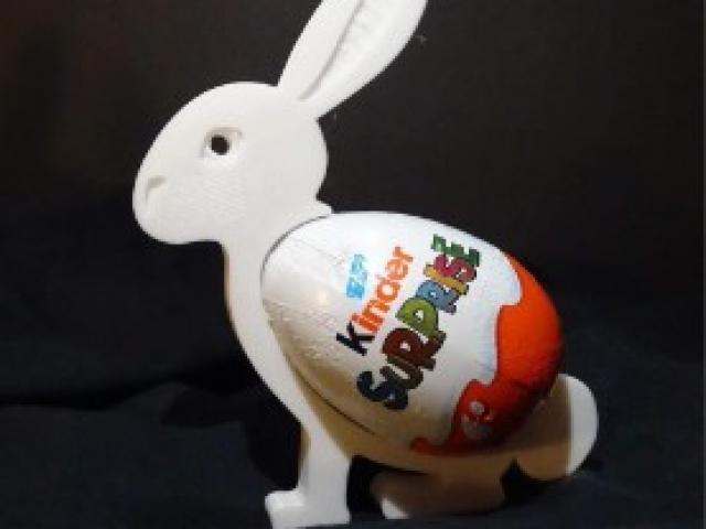 Surprenez vos enfants avec notre lapin porteur d'œufs Kinder Surprise.