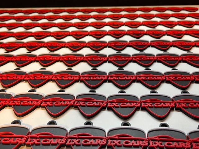 Création de porte-clés pour un garage de voitures d’occasion. 